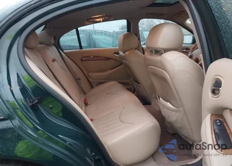 2000 Jaguar S-Type 4.0L V8 из США, поврежденный, VIN SAJDA01D4YGL53782